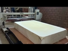 横の低圧の泡機械、Japanessポンプを搭載する適用範囲が広いウレタン フォーム機械